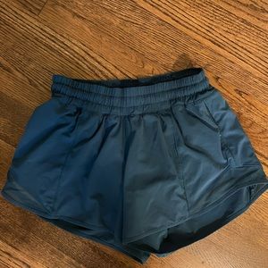 Lululemon Hotty Hot Shorts Marine size 4Tall